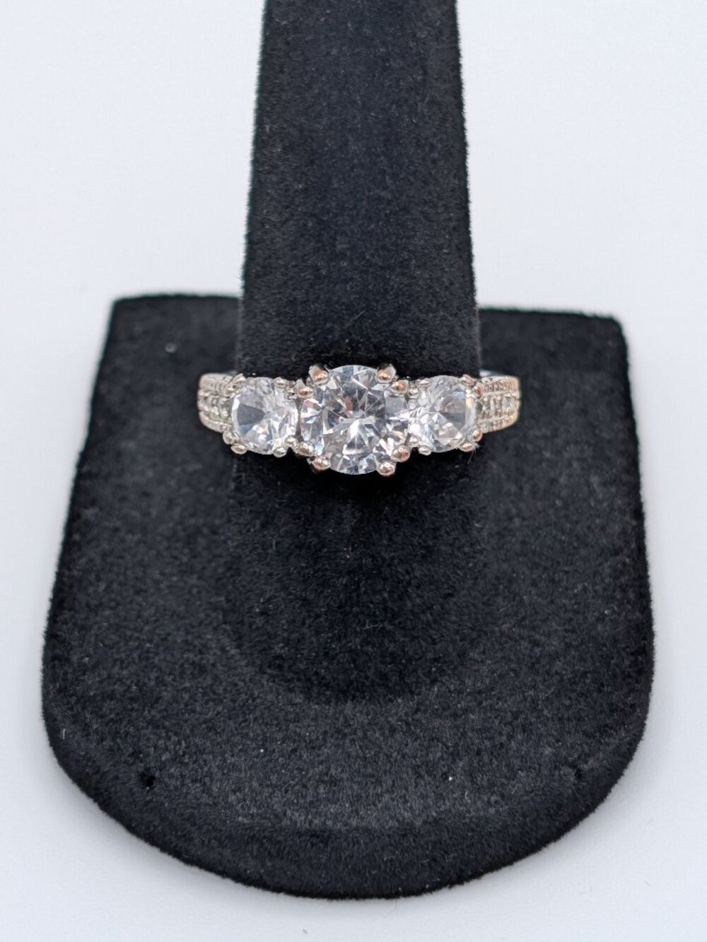 Vintage S925 Silver 3 Stone CZ Travel Ring Pave Accents Size 6.75 7 - Picture 10 of 11
